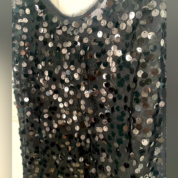 Fully sequined sheer party dress - Picture 3 of 6